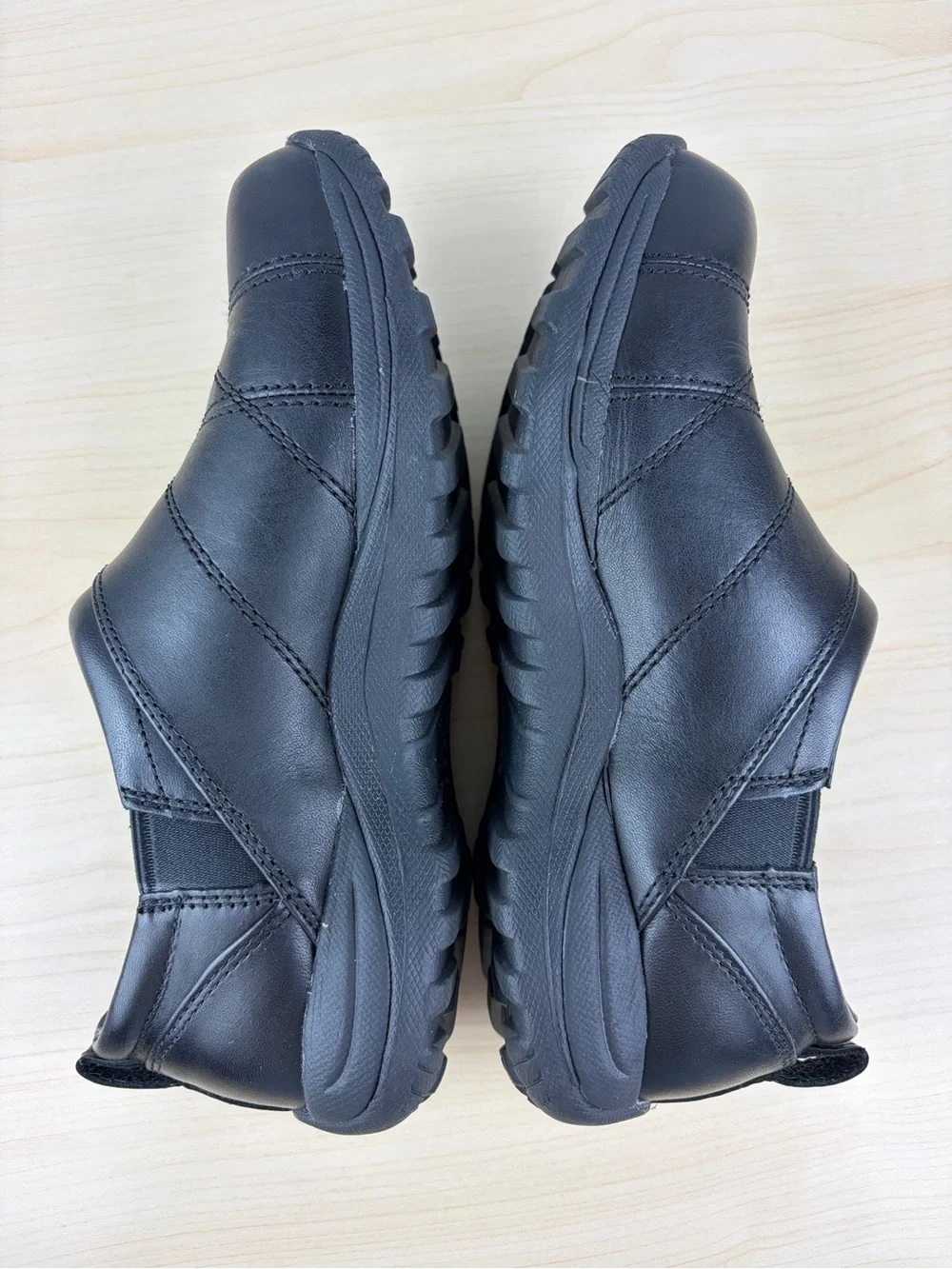 L.L.Bean Black Leather Slip-On Walking Clogs Moc Shoes Women’s 7.5 Wide